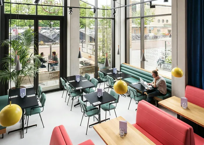 The Social Hub Extended 4*