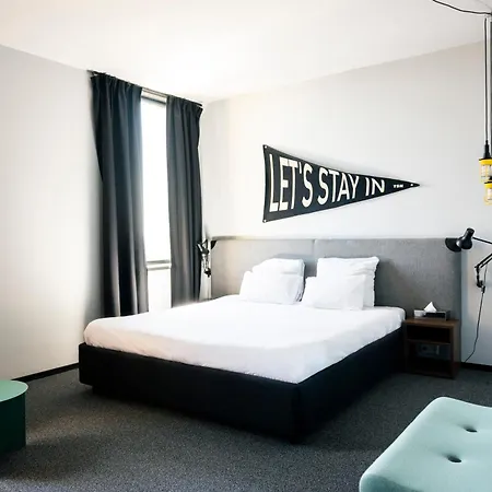 Hotel The Social Hub Extended 4*