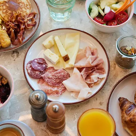 The Social Hub Extended