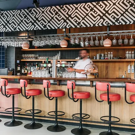 Hotel The Social Hub Extended 4*