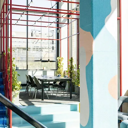 The Social Hub Extended Hotel